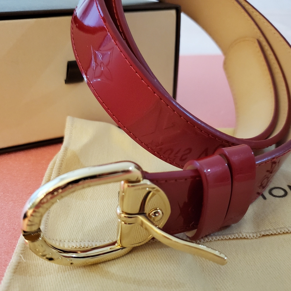 Louis Vuitton womens belt enamel red, 80/32